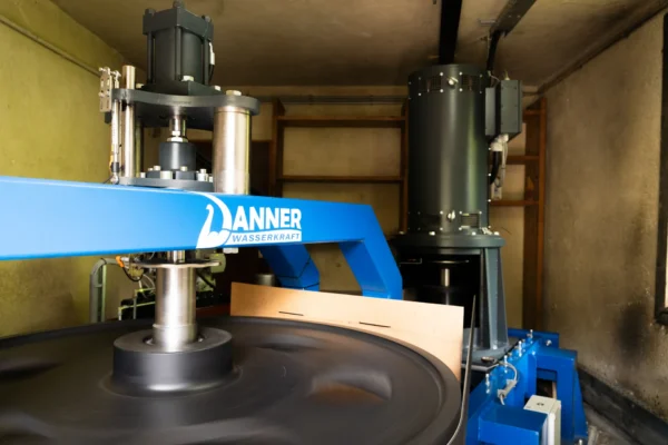 Turbinenregelung von Danner Wasserkraft im Kraftwerk Lampl
